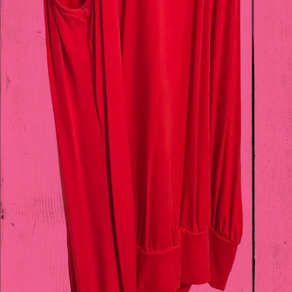 V-neck true red beaded detailing v-back to the neck - Picture 3 of 10